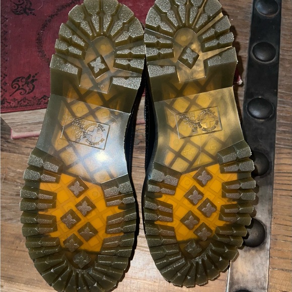 Dr Martens 3989 BEX SMOOTH LEATHER BROGUE SHOES - Picture 3 of 5